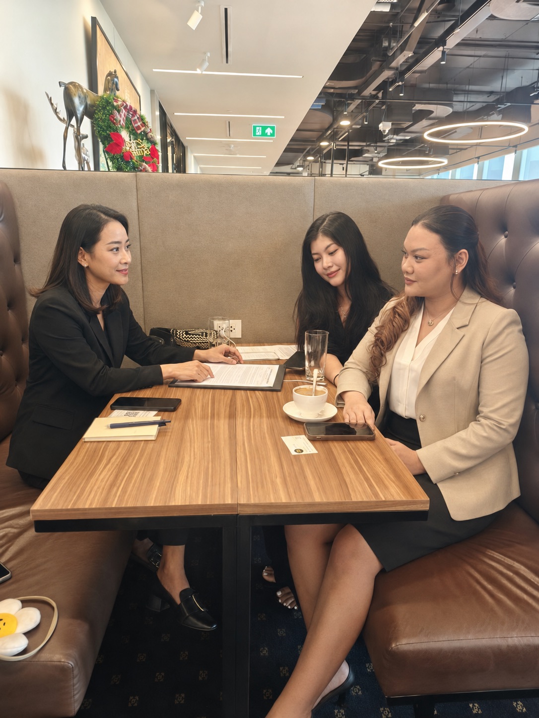 GNY Partner 团队为客户提供咨询